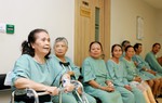 Vinmec Đà Nẵng & OW phẫu thuật thay khớp miễn phí cho bệnh nhân nghèo miền Trung